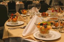 Can You Lose Weight While Eating Out?